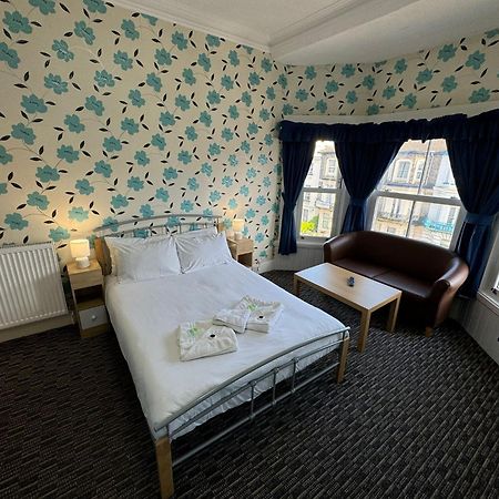 The Paradise Guest House Great Yarmouth Extérieur photo